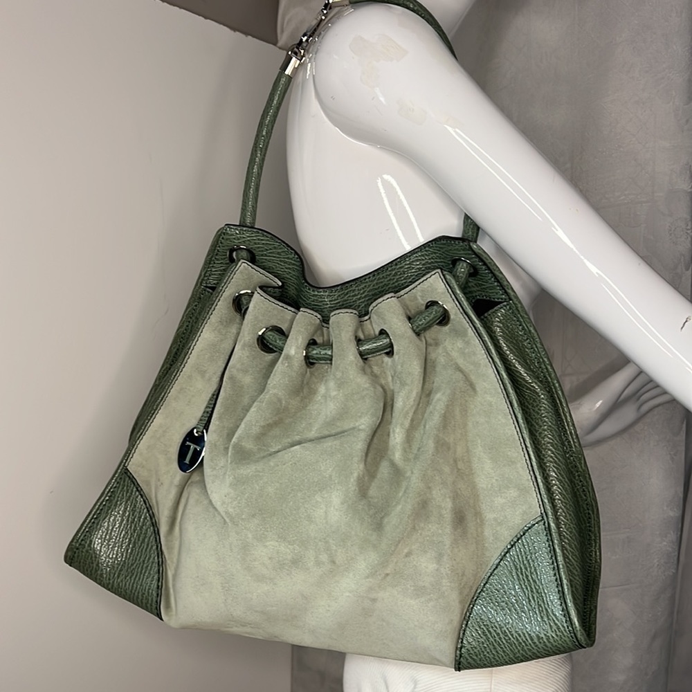 Tod’s Suede and Pebbled Leather Flat Back Shoulder Bag - Picture 3 of 13